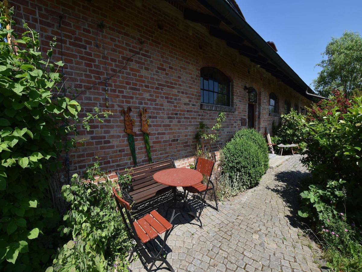 Ganze Wohnung, Rustic-style Apartment in Buschenhagen with Garden in Neu Bartelshagen, Stralsund Umland
