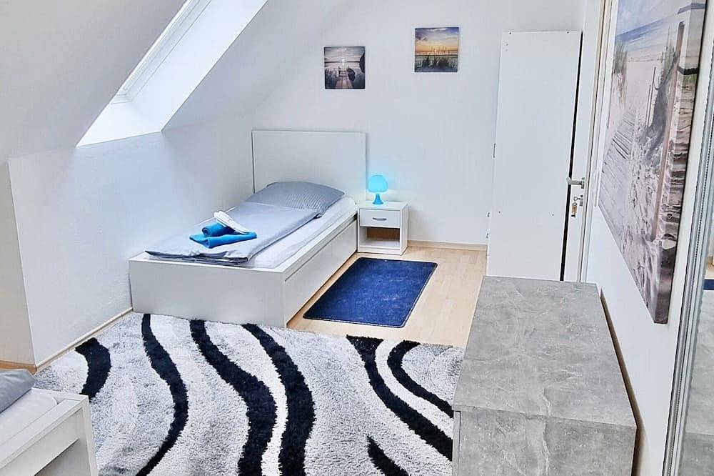 Haus Bodensee - 2Direkt an der Stadtgrenze München in Germering, Oberbayern