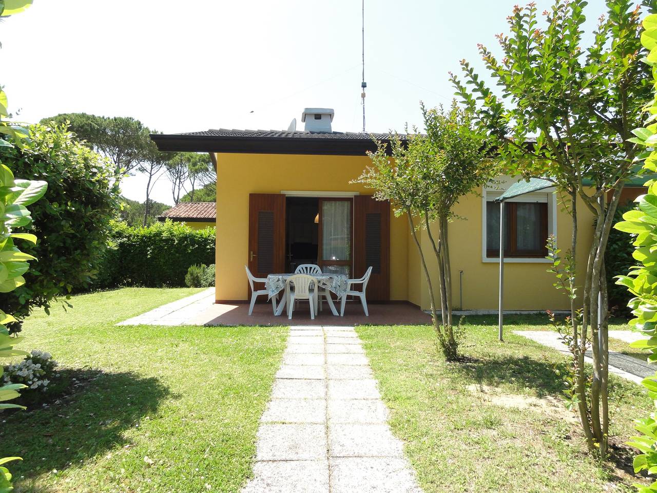 Villa mit eingezäuntem Garten in Bibione Pineda in Bibione, Venedig Provinz