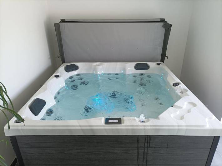 Maison de vacances pour 10 personnes, avec jacuzzi et jardin - 1