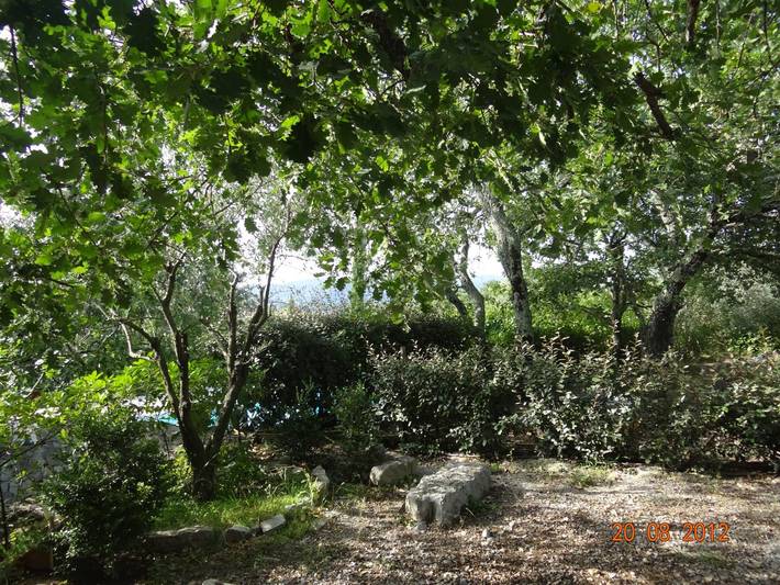 Gîte pour 2 personnes, avec piscine ainsi que terrasse et jardin en Ardèche - 2