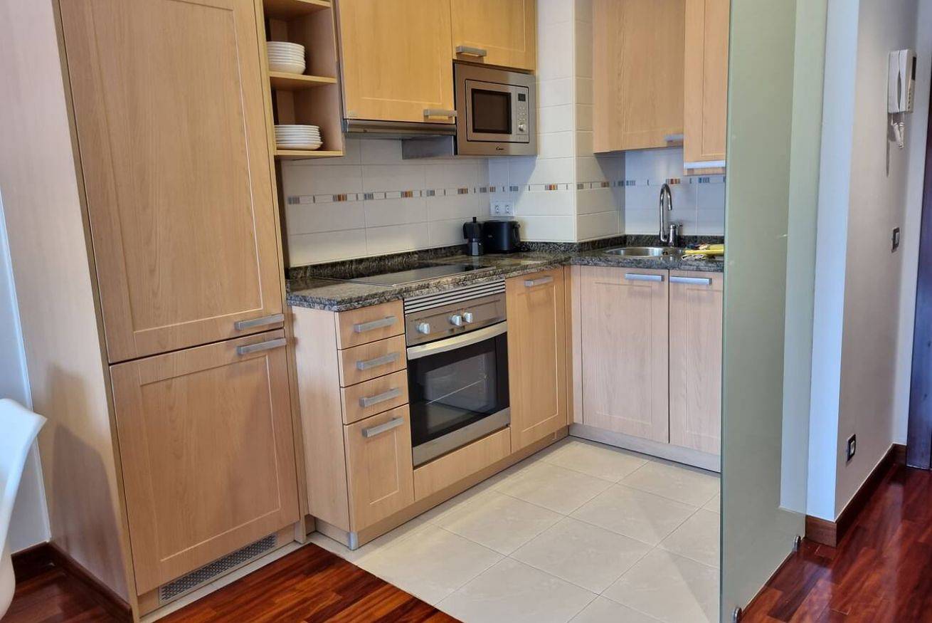 Geheel appartement, Chic City Apartment w/ Wi-Fi & Dishwasher in Oviedo, Cantabrisch Gebergte