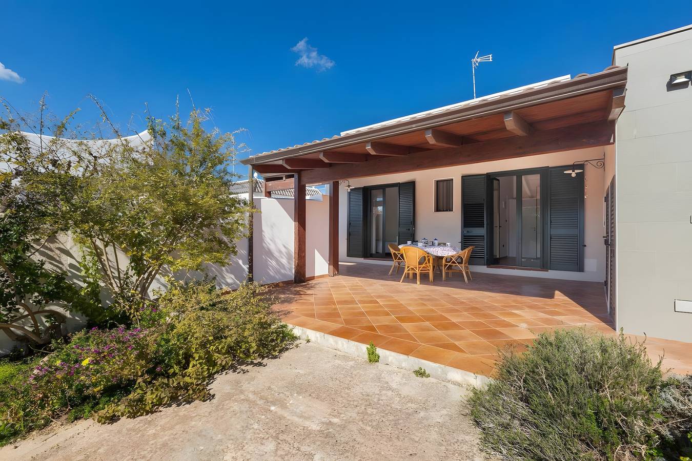 Villa 'Simona- Torre Lapillo' with Private Garden and Air Conditioning in Scala di Furno, Porto Cesareo