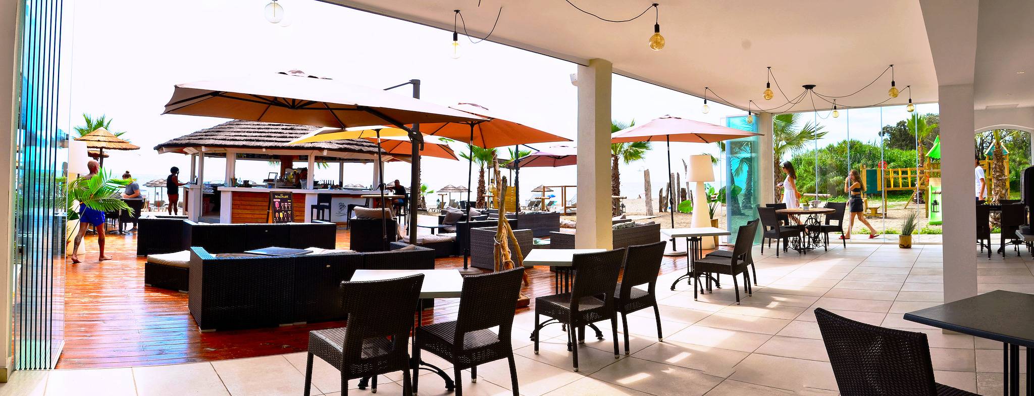 Apartamento entero, Bungalow junto al mar con playa equipada in Santa-Lucia-di-Moriani, Región de Corte