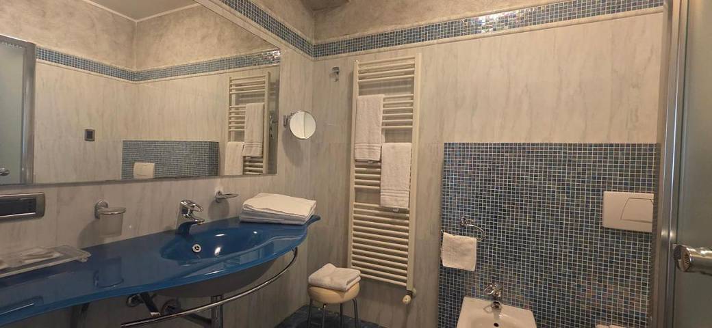 Hôtel pour 2 personnes, avec jardin et vue à Stezzano - 4