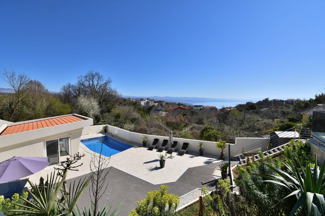 Ganzes Studio, Apartments Lux with pool in Općina Matulji, Opatija Riviera