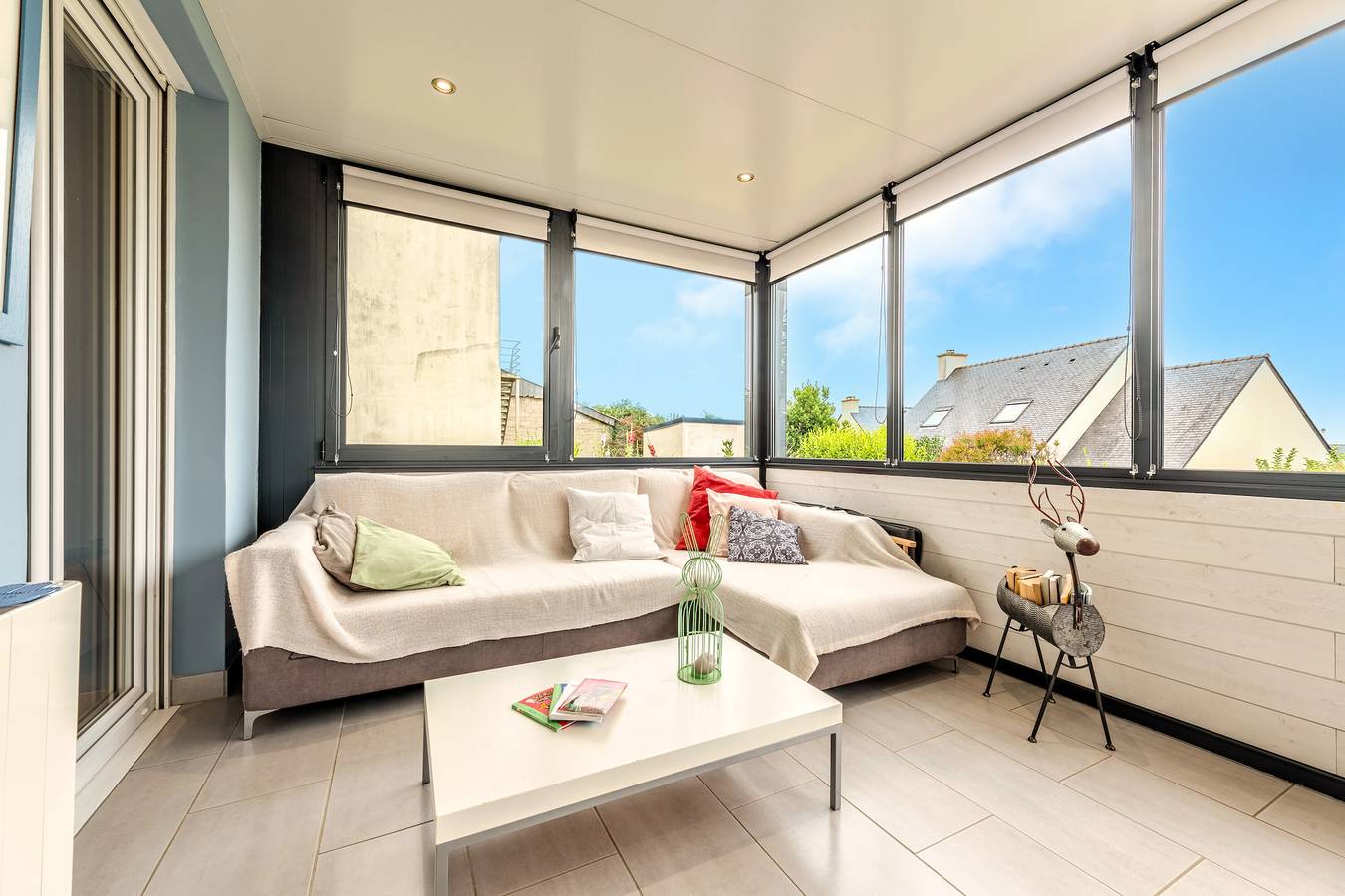 Holiday Home 'Maison 4 Pers 5kms De La Plage' with Private Terrace and Private Garden in Plouider, Brest region