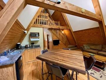 Log Cabin for 4 Guests in Hocking Hills, Picture 2