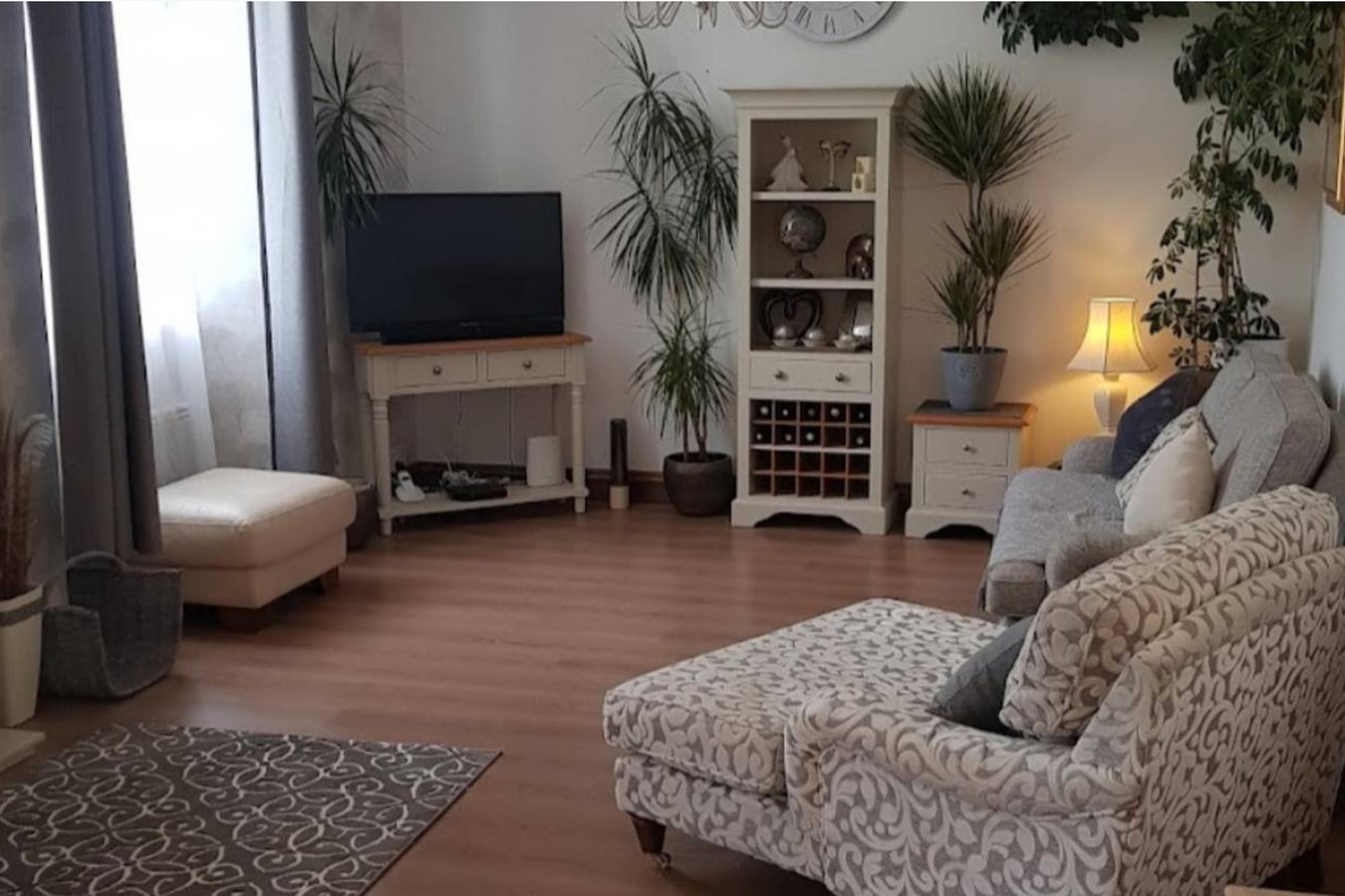 Apartamento vacacional entero, 2Bed Gite Sleeps 6 - Pool, Hot Tub, Parking in Château-Garnier, Vienne