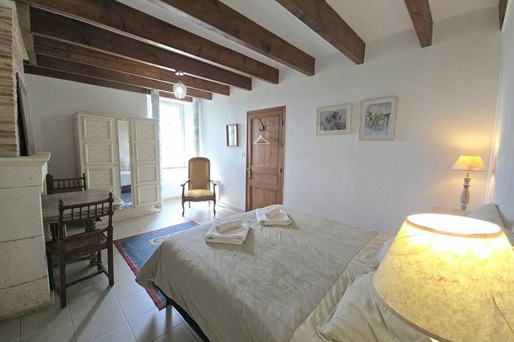 Location de vacances pour 6 personnes, avec terrasse ainsi que piscine et jardin à Saint-Rémy (Dordogne) - 3