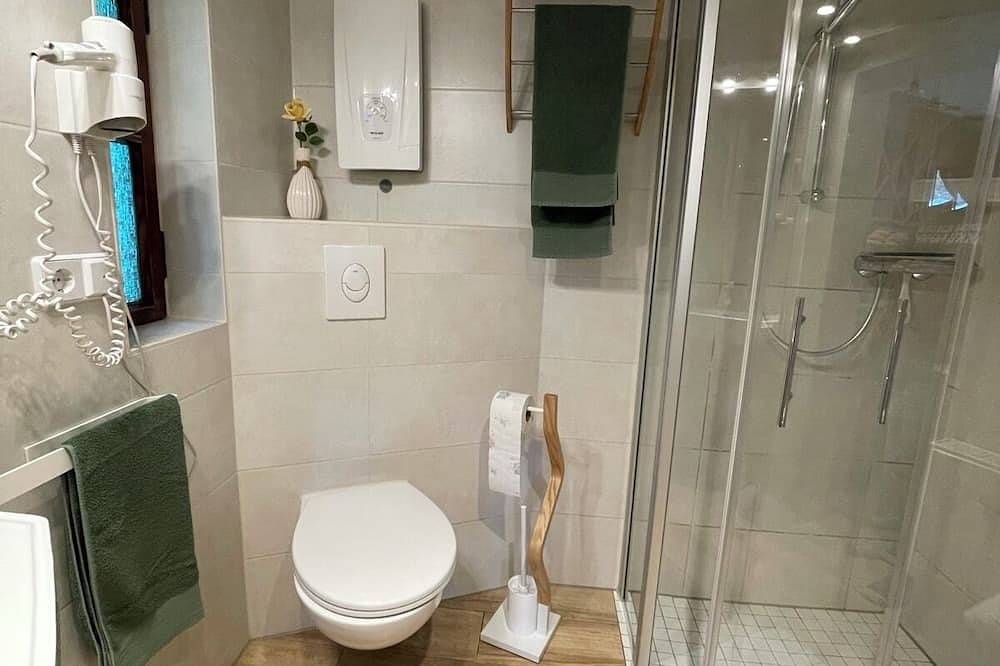 Ferienhaus direkt am Wald, ruhige Lage mit guter Anbindung in die City in Treptow - Köpenick, Berlin