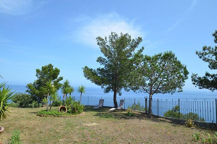 Ferienhaus für 4 Personen, mit Terrasse und Garten sowie Ausblick in Imperia - 2