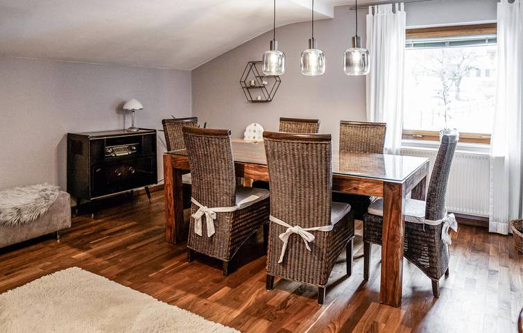 Ganze Ferienwohnung, Gemütlich, 2,5 km von Dorfgastein entfernt: Modernes Apartment mit Parkplatz und WLAN in Hohe Tauern, Dorfgastein