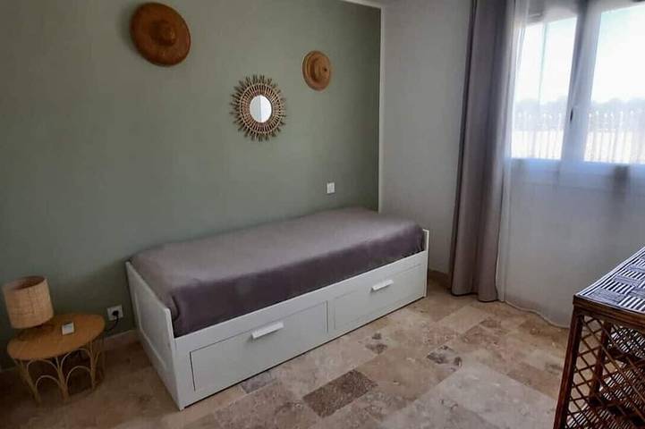 Location de vacances pour 6 personnes, avec jardin et terrasse à Montaren-et-Saint-Médiers - 4