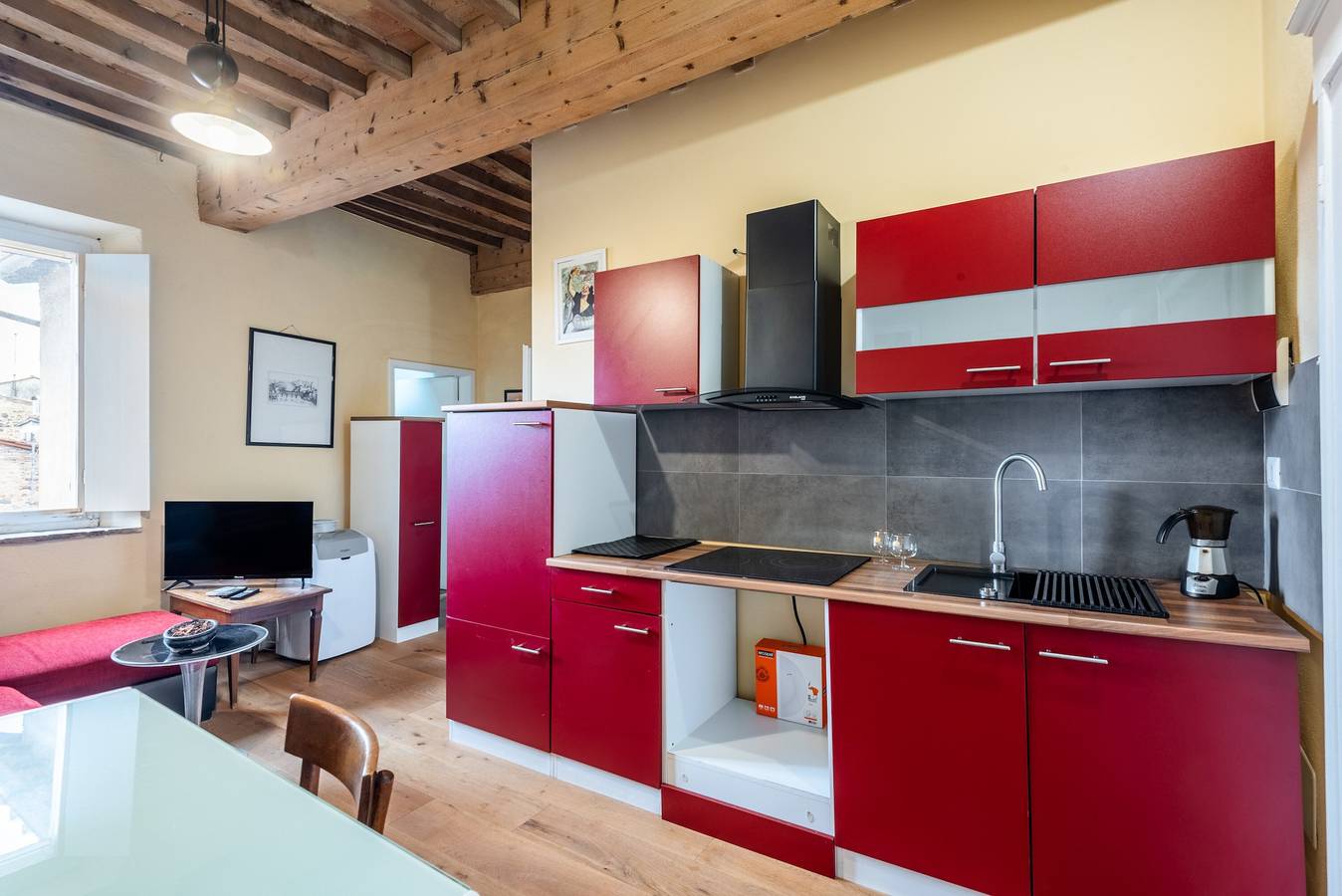 Hel lägenhet, 'Ultimo Piano' Apartment with Shared Pool and Wi-Fi in Murlo, Siena provins