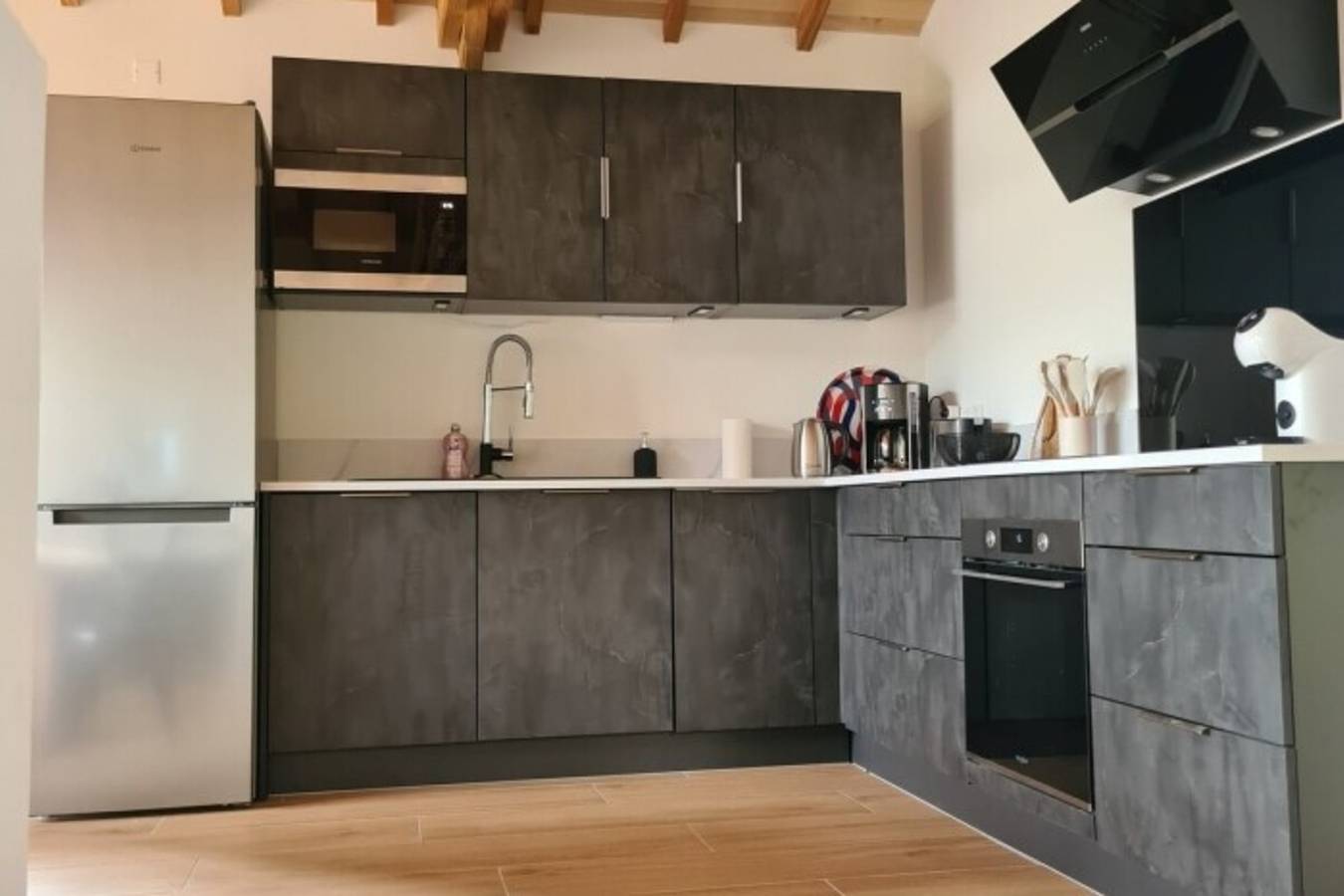 Aubié, modern barn, swimming pool and Ac in Latouille-Lentillac, Lot
