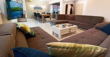 Vakantiehuis voor 16 Personen in Baltsjik, Dobritsj (oblast), Afbeelding 1
