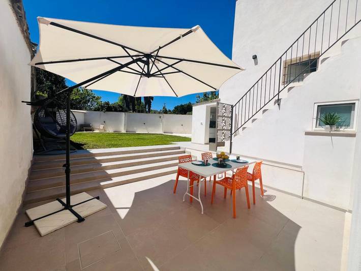 Location de vacances pour 4 personnes, avec bassin pour enfant et jardin à Martano