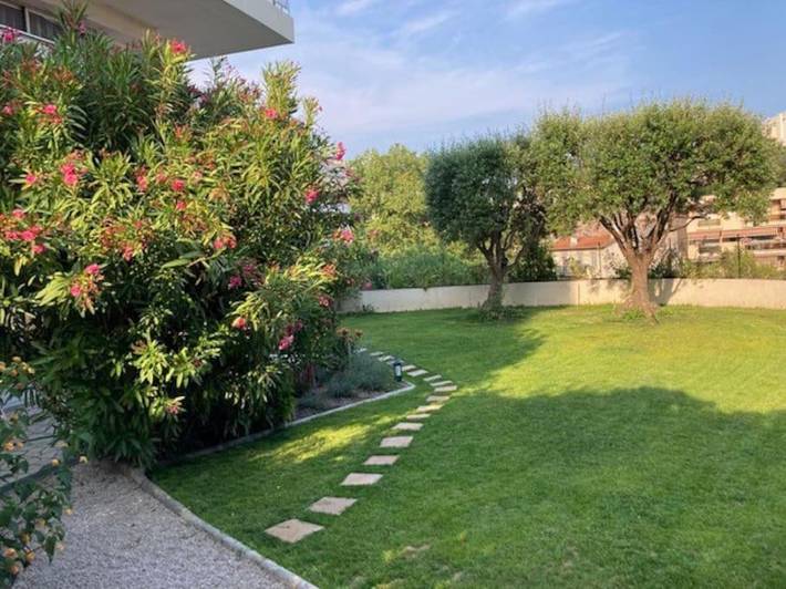 Gîte pour 5 personnes, avec jardin et terrasse dans Chateau Et Parc Vallombrosa Cannes - 4