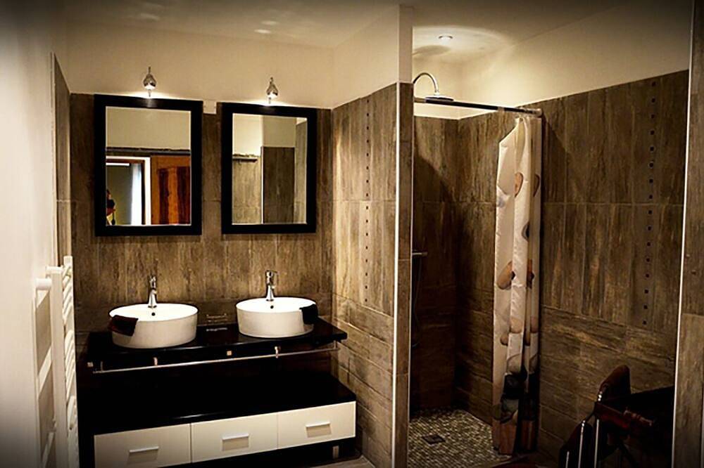 Villa Chante Coucou \"Gite Chocolat\" in Fontaine-de-Vaucluse, Vaucluse