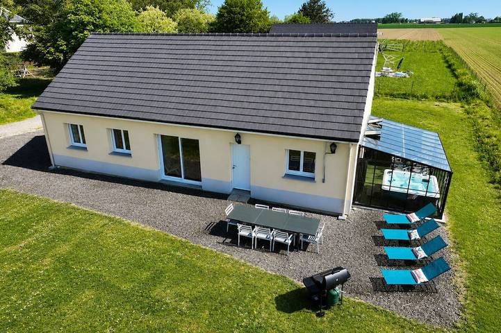 Location de vacances pour 9 personnes, avec jardin ainsi que terrasse et jacuzzi, animaux acceptés à Saint-Mards-de-Blacarville