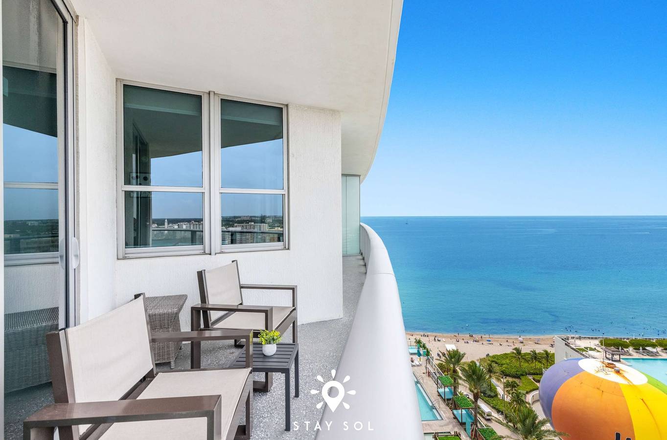 Apartamento entero, Oceanview Resort Stylish 2Br Balcony Bliss in Hollywood Beach (FL), Hallandale Beach