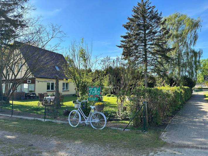 Ferienwohnung für 4 Personen, mit Terrasse und Garten in Mölschow
