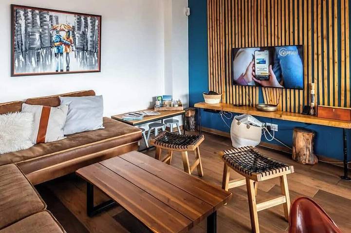 Location de vacances pour 12 personnes, avec balcon ainsi que piscine et jardin à Collonges