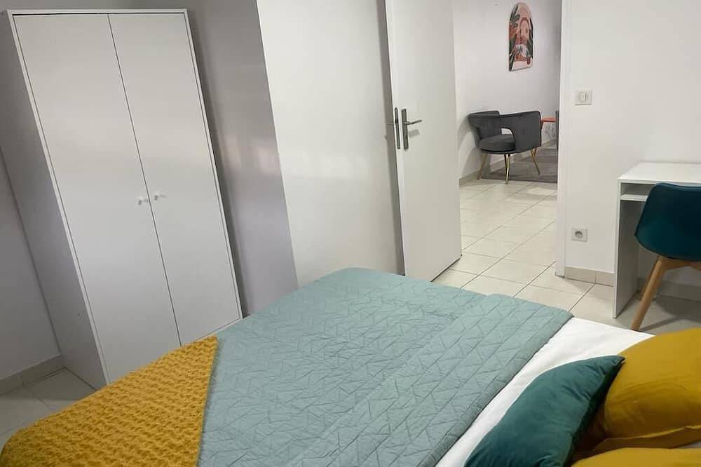Entire apartment, Le Refuge Coloré à 15 Minutes de Paris in Bobigny, Seine-Saint-Denis