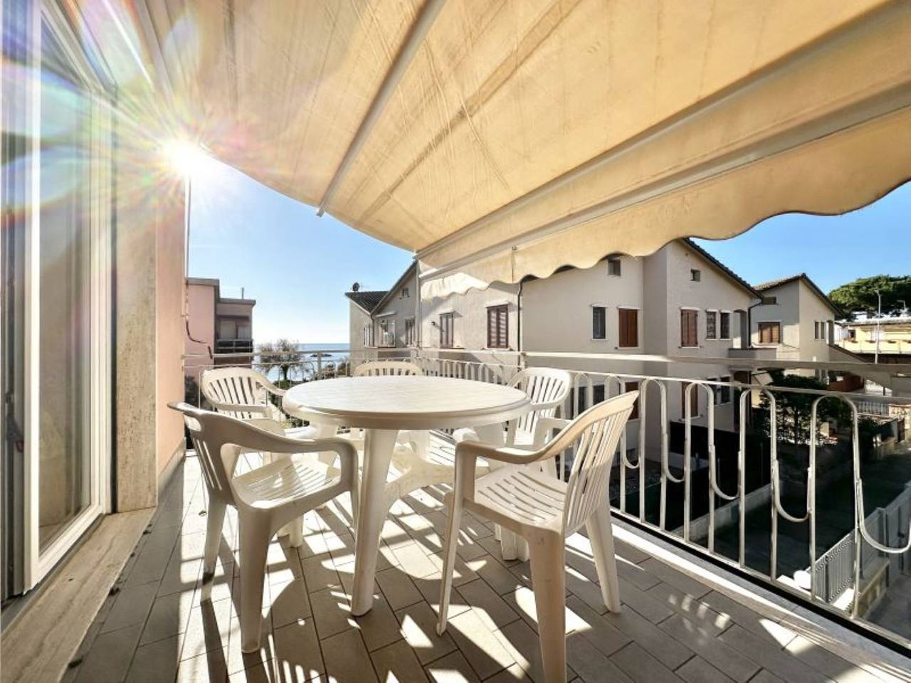 Ganze Ferienwohnung, Guerrini sopra - Rif.5 Trilocale con terrazza vista mare in Follonica, Etruskische Küste