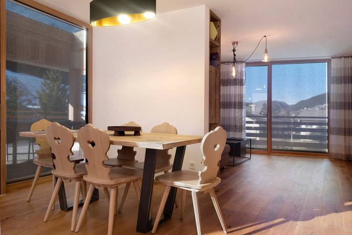 Appartamento intero, Appartamento "Noreia Granda" con vista montagna, piscina, Wi-Fi, terrazza e balcone in Ortisei, Dolomiti Superski