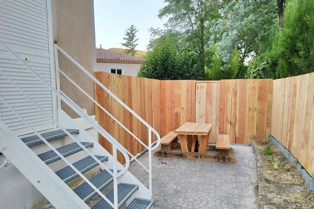 Appartement entier, Maison climatisée avec cour/terrasse privative in Lamalou-les-Bains, Région de Béziers