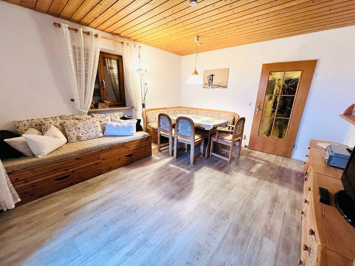 Vakantiewoning voor 6 personen, met Balkon en Uitzicht in Steibis