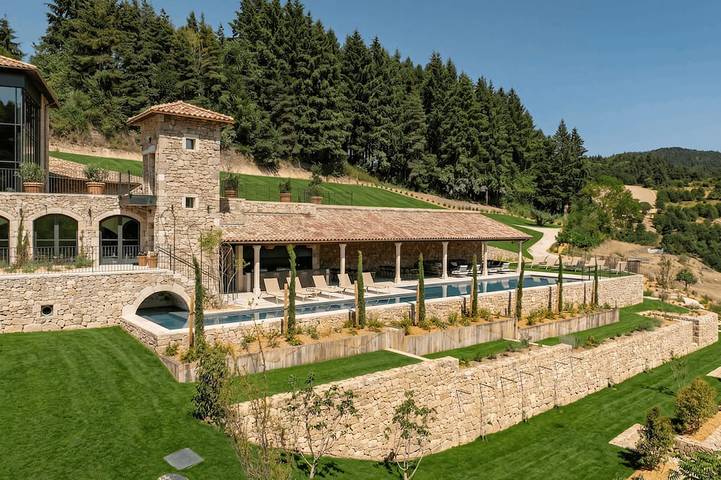 Location de vacances pour 26 personnes, avec Jacuzzi ainsi que Jardin et Sauna à Labatie-d'Andaure