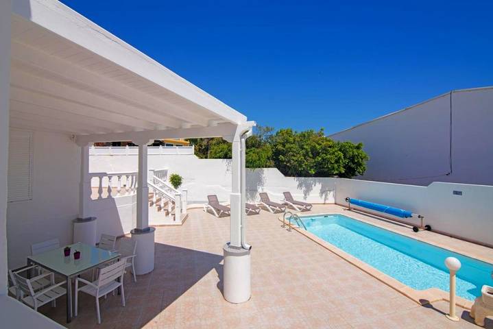 Casa rural para 6 personas, con vistas además de terraza y piscina en San Bartolomé - 3