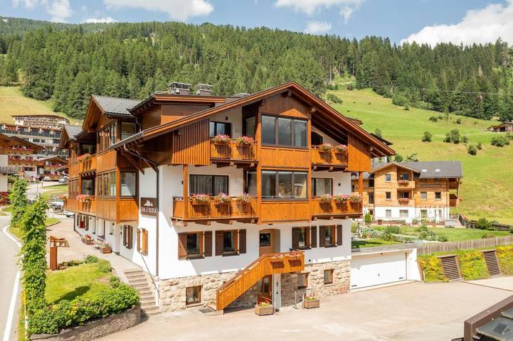 Apartmenthotel für 2 Personen, mit Balkon und Terrasse sowie Garten und Sauna im Drei Zinnen