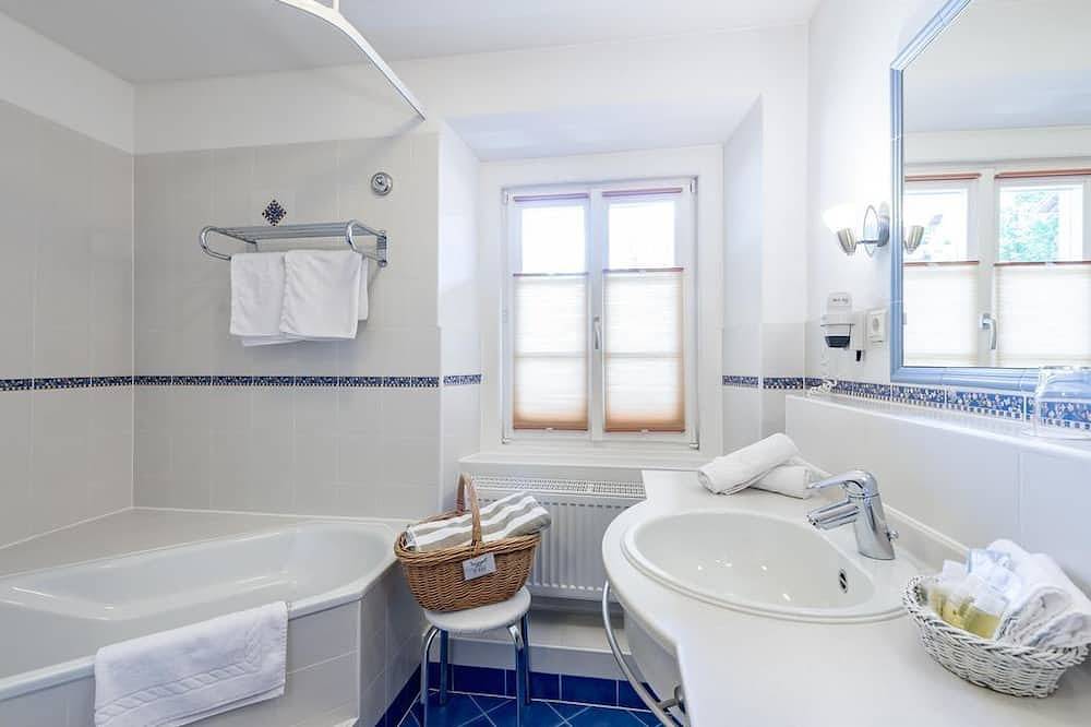 \"Landhaus\" family apartment incl. Fr - Hotel Inntalerhof in Mösern, Telfs