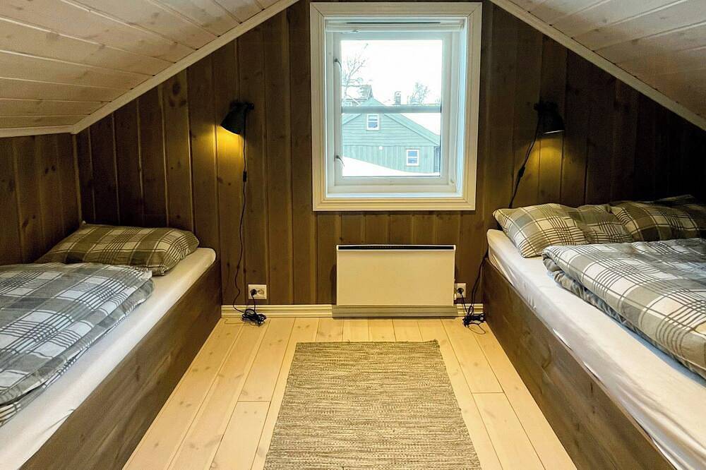 Moderne Hütte mit Whirlpool in den Sunnmøre-Alpen in Strandafjellet, Stranda