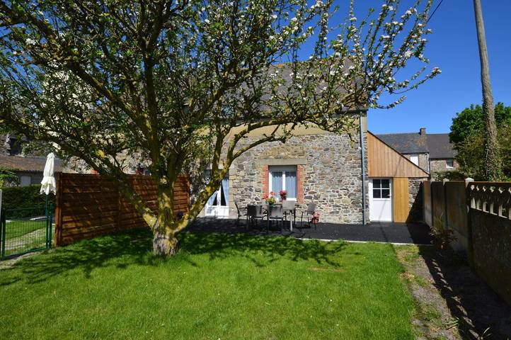 Gîte pour 6 personnes, avec terrasse ainsi que vue et jardin - 1