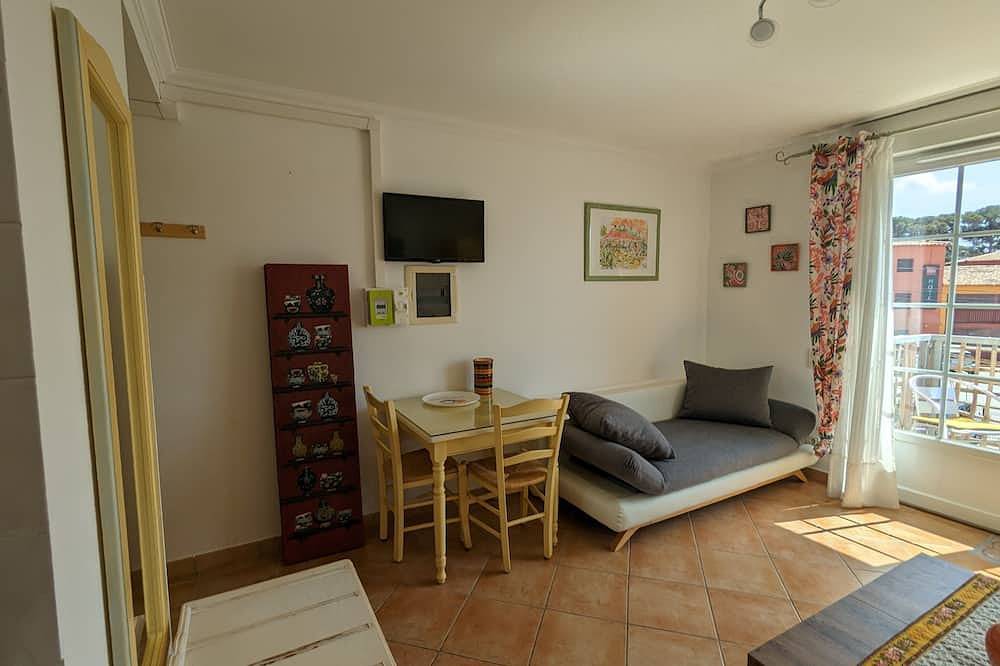 Ganze Wohnung, Ravissant Studio Très Bien Équipé à 100 m de la Plage ! in La Capte, Hyeres
