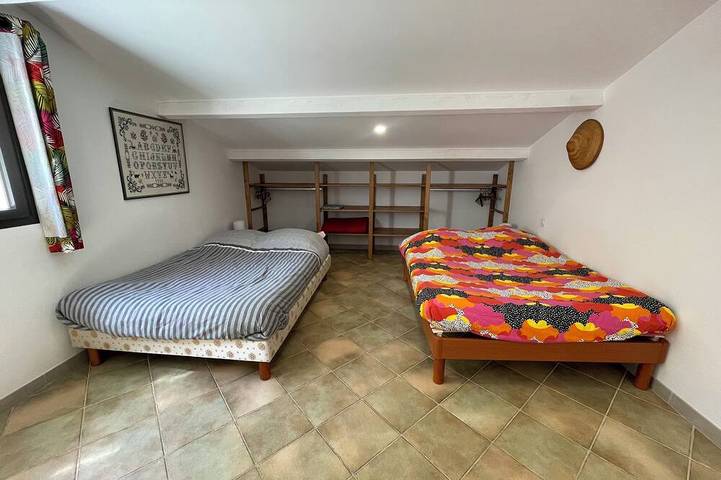 Gîte pour 4 personnes, avec terrasse et jardin à Piolenc - 2