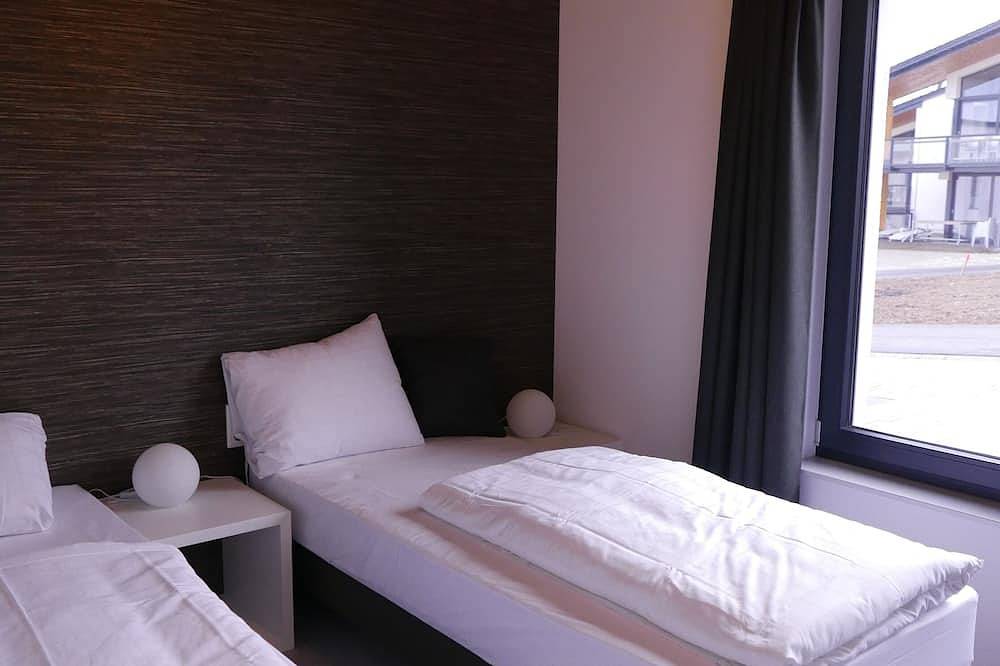 Design Villa Winterberg: Luxus Ferienhaus direkt am Piste/Wiese in Neuastenberg, Winterberg