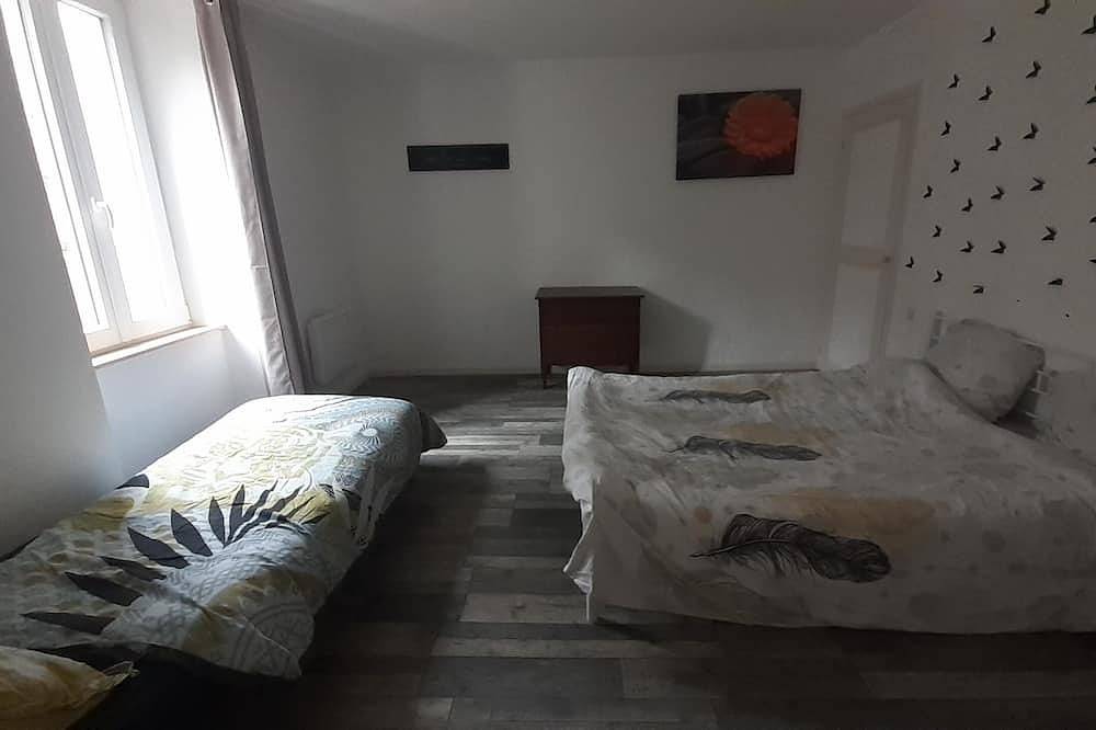 Apartamento entero, Apparently located in lacaune les bains. Serves 5. in Lacaune, Región de Lacaune