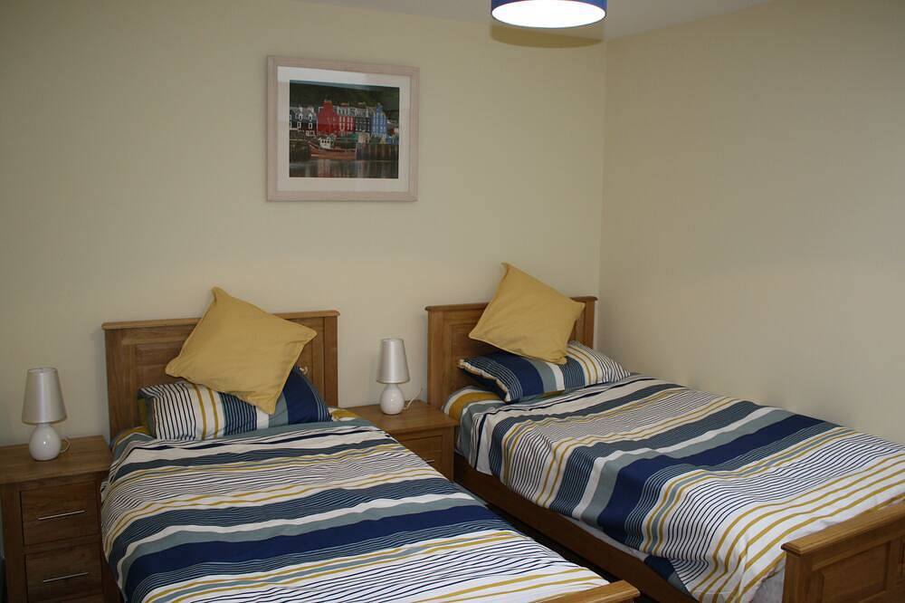 Light and bright ground floor level cottage, sleeps 4 in North Berwick, Edinburgh and Lothian