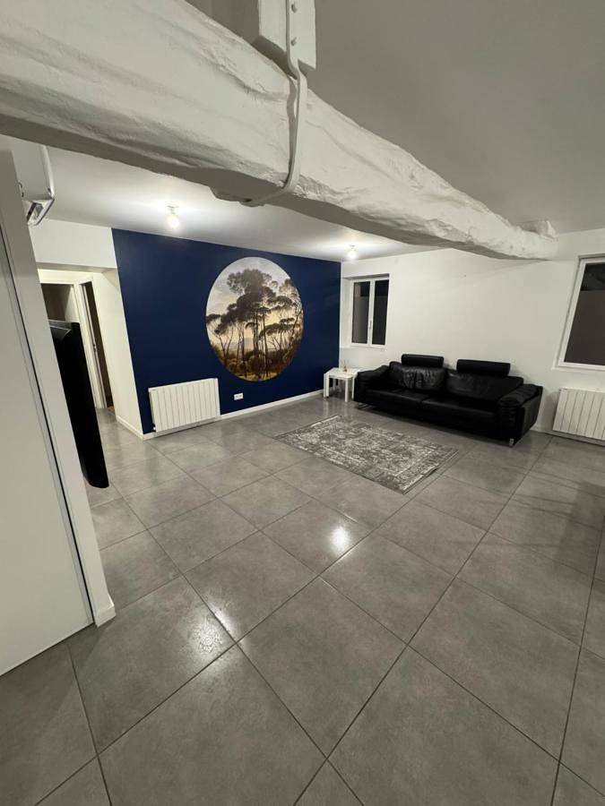 Appartement entier, T3 10 min de aeroport St exupery plein centre ville in La Verpillière, Région de La Tour-du-Pin