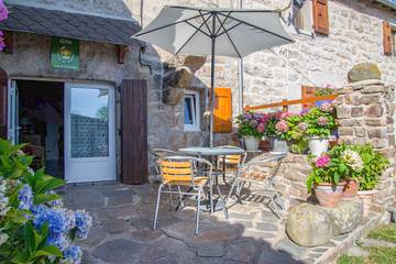 Gîte pour 4 Personnes dans Saint-Étienne-du-Valdonnez, Région de Mende, Photo 2