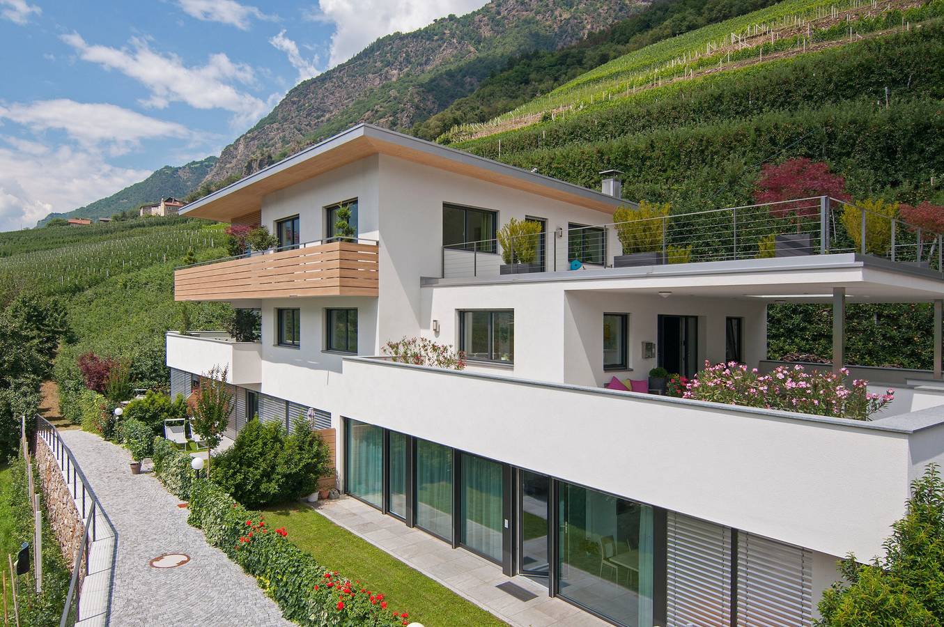 Entire apartment, Apartment "Weinreichhof Hasenöhrl" with Mountain View, Private Terrace & Wi-Fi in Kastelbell, Kastelbell-Tschars