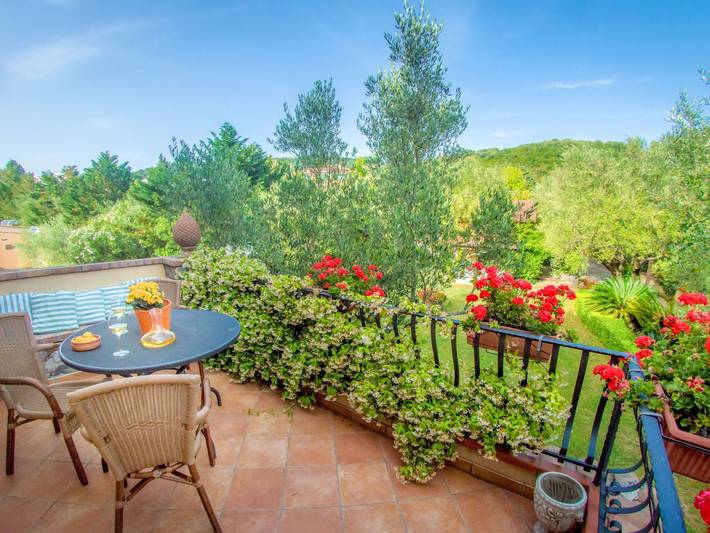 Ferienwohnung für 4 Personen, mit Balkon und Terrasse sowie Garten und Pool in Centola