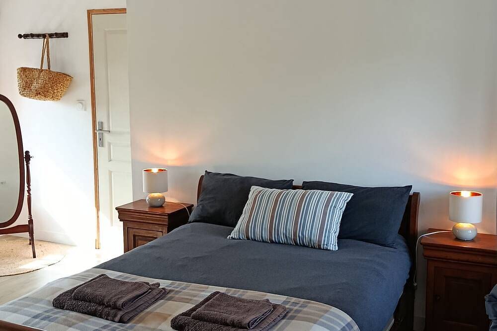 Country house with fireplace, right next to trails. Pets welcome! in Mégrit, Dinan und Umgebung