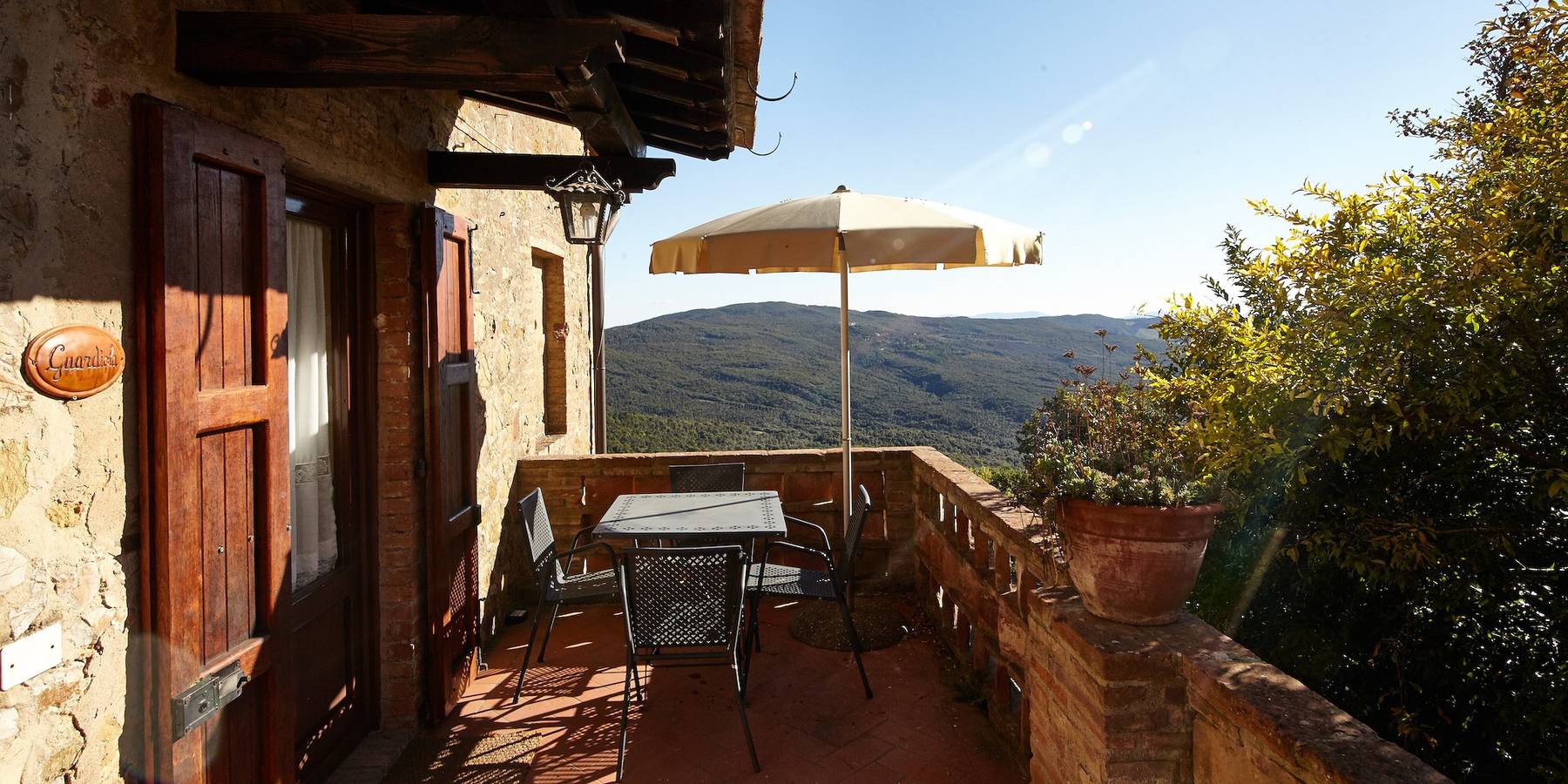 Appartamento intero, Guardiola - Appartamento panoramico con piscina nel borgo toscano in Il Castagno, Gambassi Terme